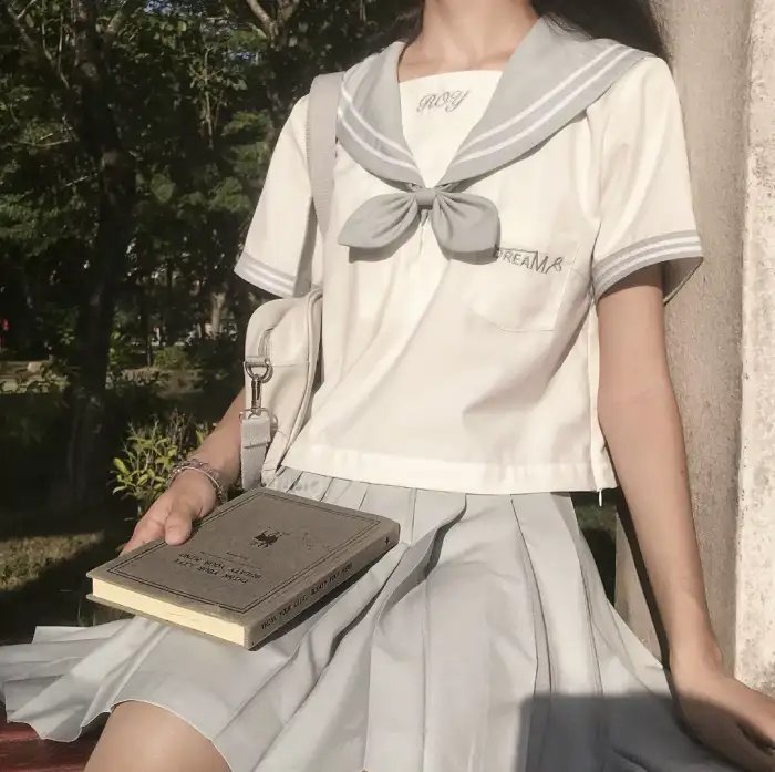 死后才知歌坛天后暗恋我十年